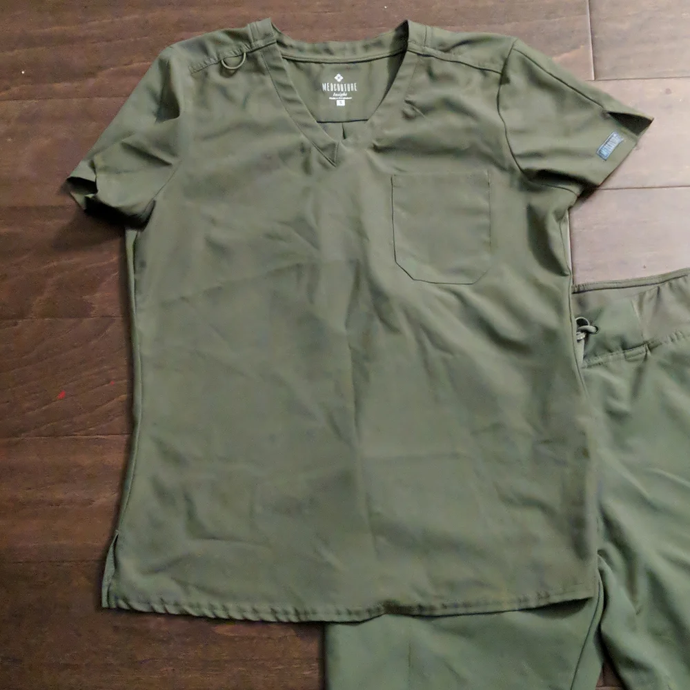 Med Couture Sage Green Jogger Scrub Set - Picture 2 of 5